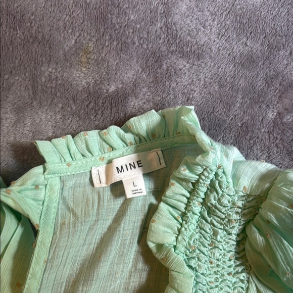 Mine Green Puff Sleeve‎ Ruffled Blouse - Picture 2 of 7